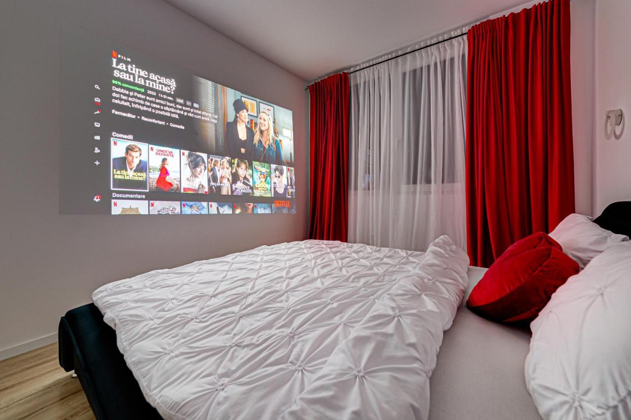 Ari Cinema Apartament With 2M Videoproiector Apartamento Arad Exterior foto